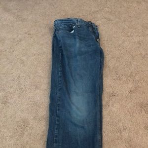 Levi jeans size 34 W 32 L